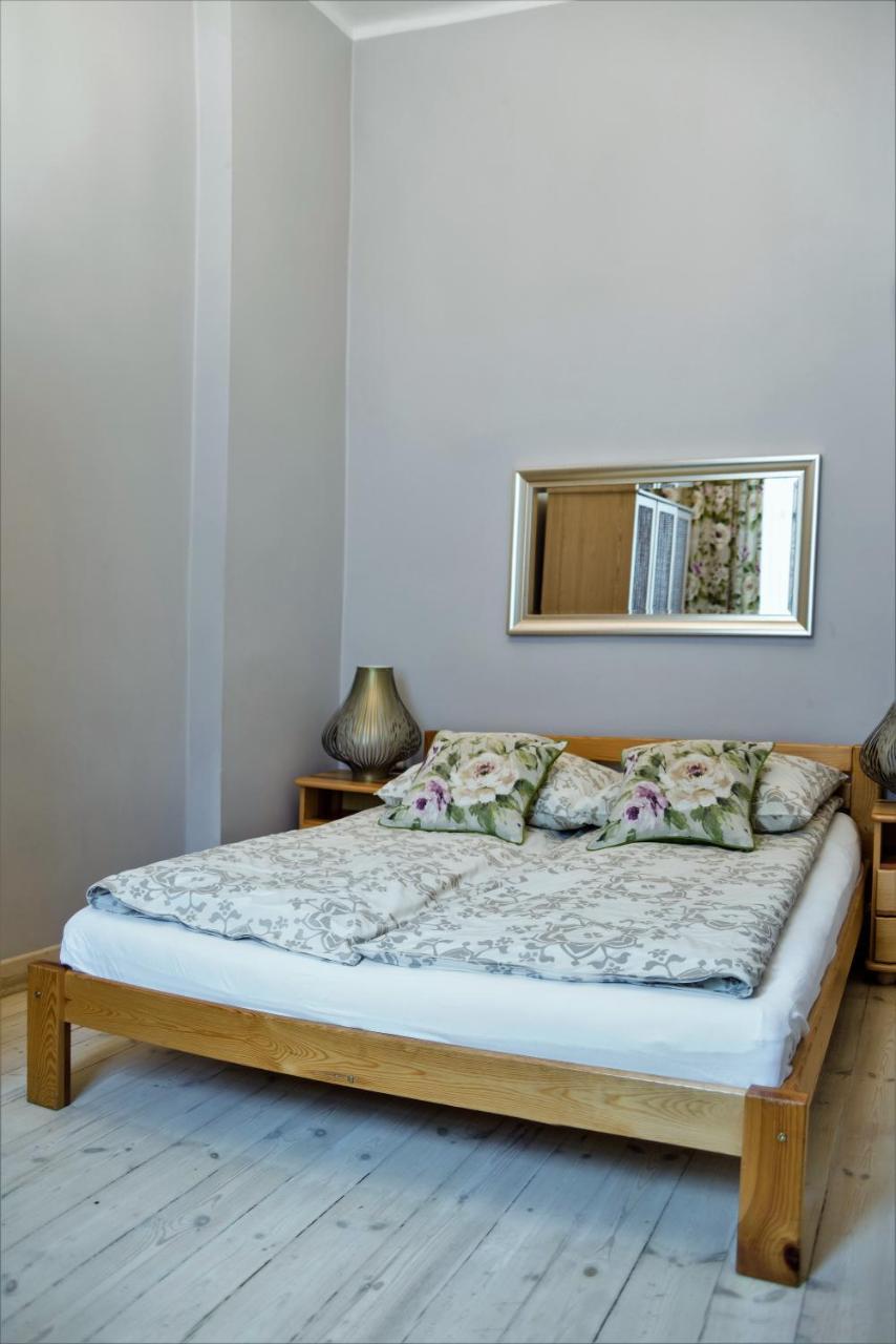 Апартаменти Apartament Chmielna Bis Варшава Екстер'єр фото